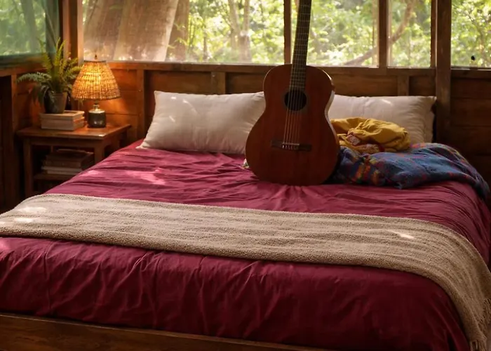 Lodge Jungle Overnight
