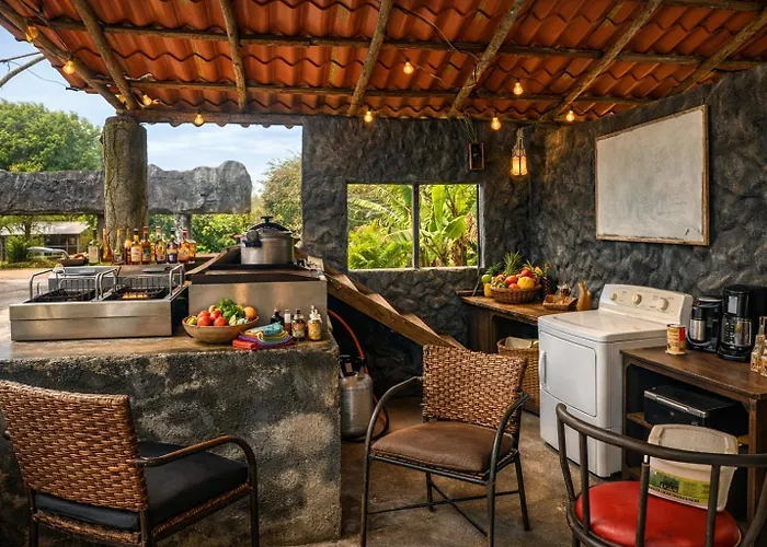 Jungle Overnight Lodge Union